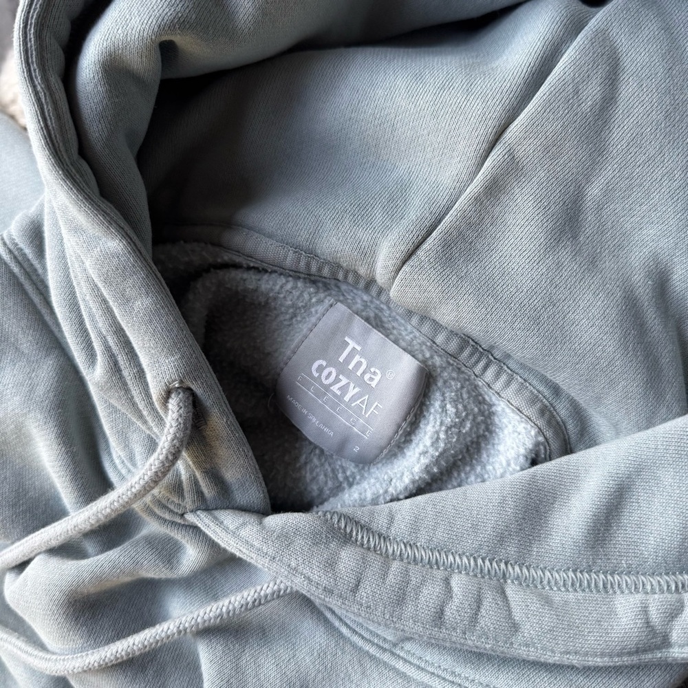 Aritzia TNA Cozy AF Crop Hoodie - Picture 6 of 7